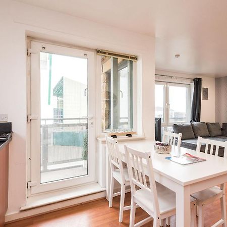 Modern Spacious 3 Bedroom City Centre Apartment - Free Parking - Private Balcony EDI Kültér fotó