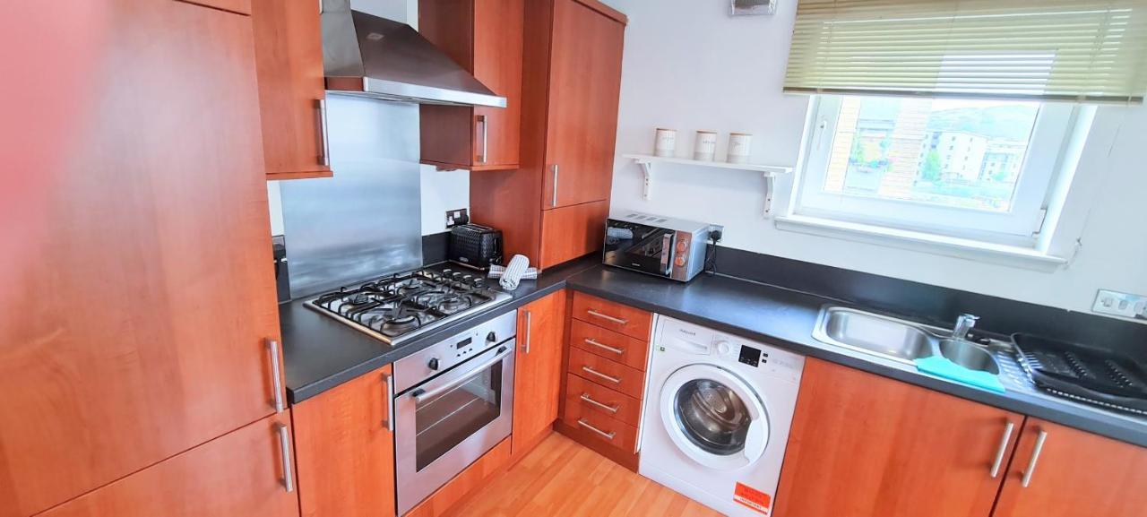 Modern Spacious 3 Bedroom City Centre Apartment - Free Parking - Private Balcony EDI Kültér fotó