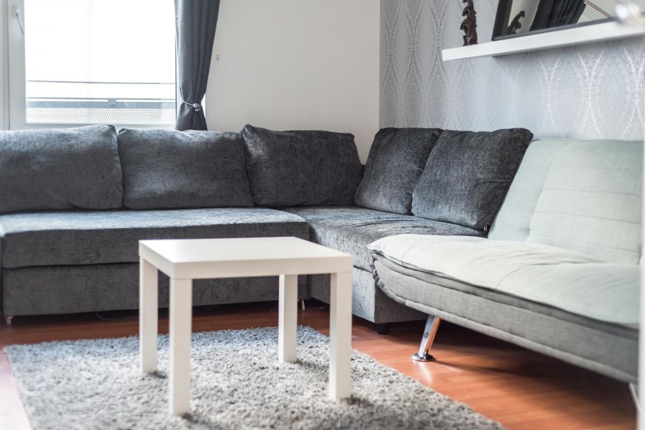 Modern Spacious 3 Bedroom City Centre Apartment - Free Parking - Private Balcony EDI Kültér fotó