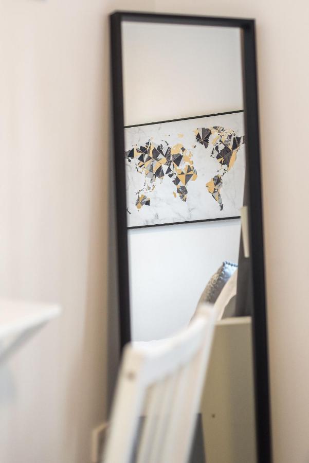 Modern Spacious 3 Bedroom City Centre Apartment - Free Parking - Private Balcony EDI Kültér fotó