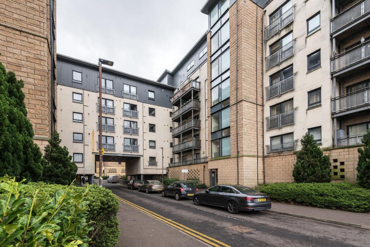 Modern Spacious 3 Bedroom City Centre Apartment - Free Parking - Private Balcony EDI Kültér fotó