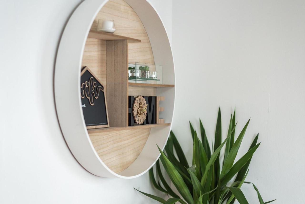 Modern Spacious 3 Bedroom City Centre Apartment - Free Parking - Private Balcony EDI Kültér fotó