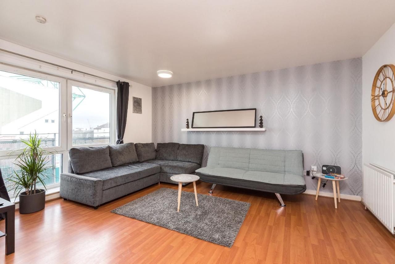 Modern Spacious 3 Bedroom City Centre Apartment - Free Parking - Private Balcony EDI Kültér fotó